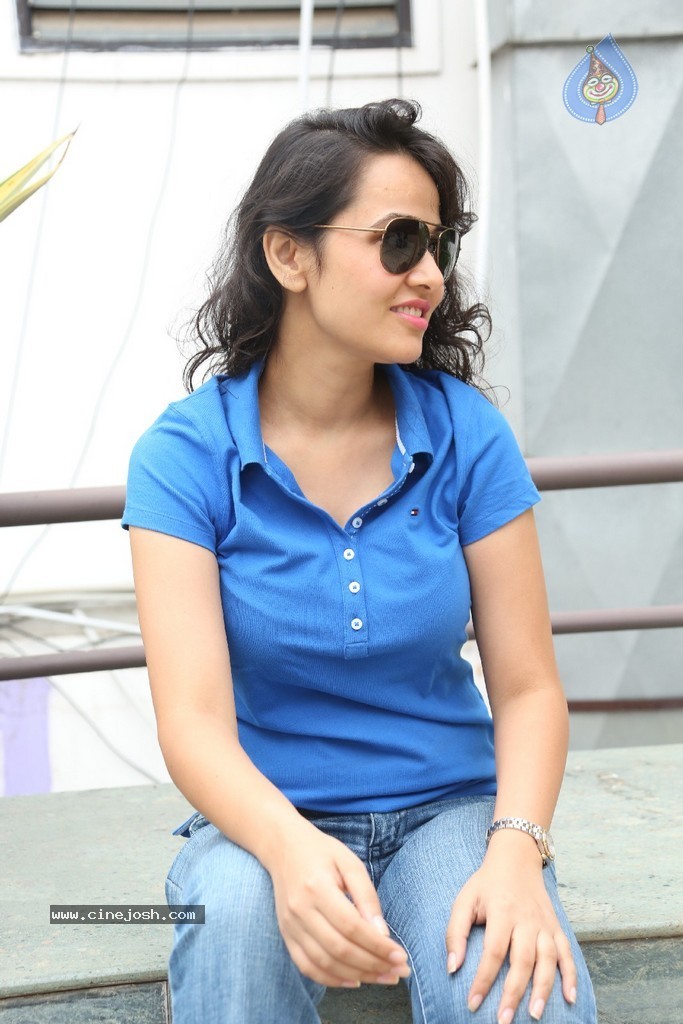 Nisha Kothari New Gallery - 64 / 115 photos