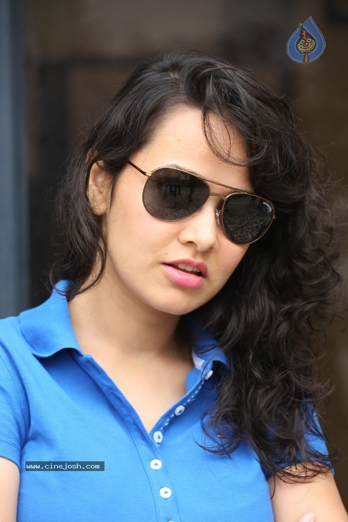 Nisha Kothari New Gallery - 74 / 115 photos