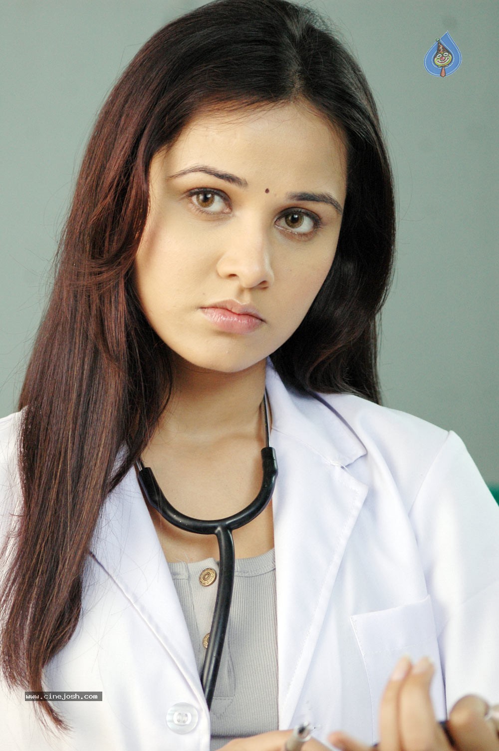 Nisha Kothari Spicy Gallery 2  - 20 / 62 photos