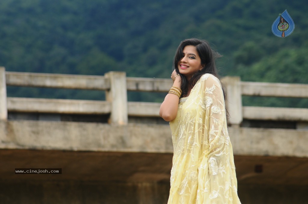 Nisha Sha Hot Gallery - 42 / 52 photos