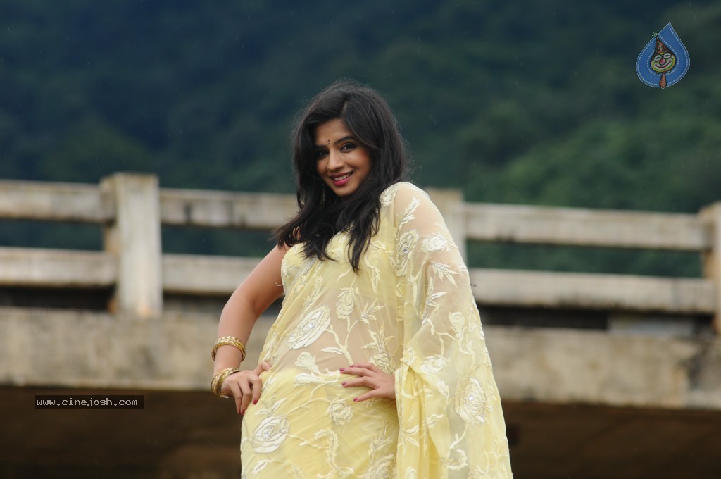 Nisha Sha Hot Gallery - 44 / 52 photos
