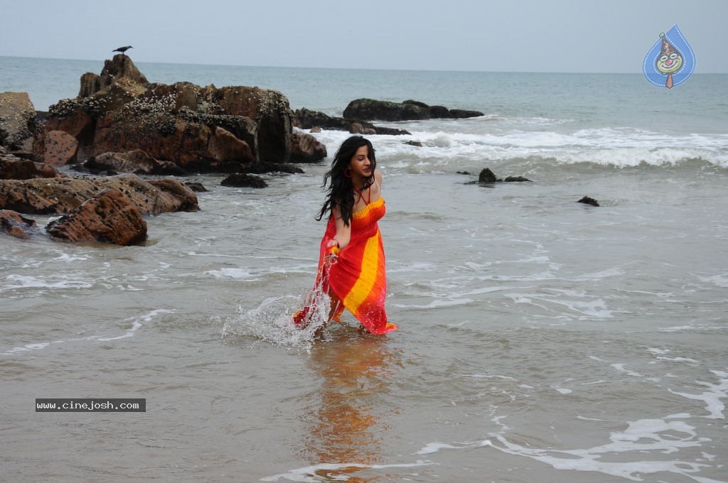 Nisha Shah Spicy Photos  - 17 / 83 photos