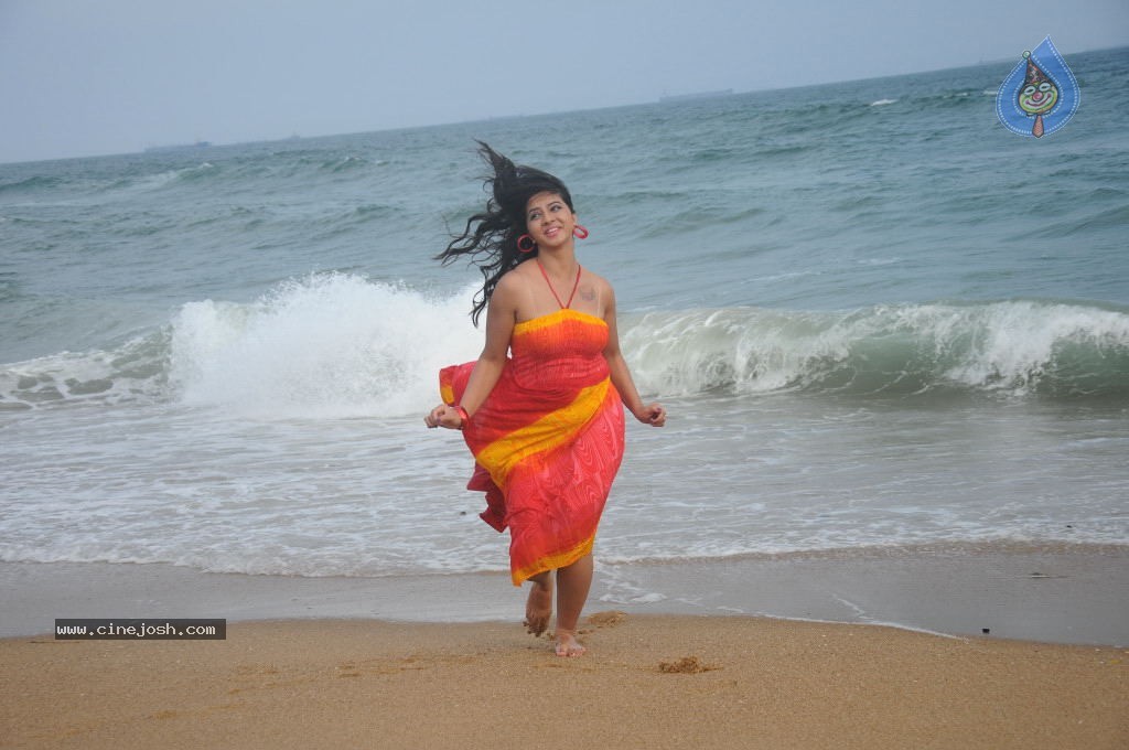 Nisha Shah Spicy Photos  - 45 / 83 photos