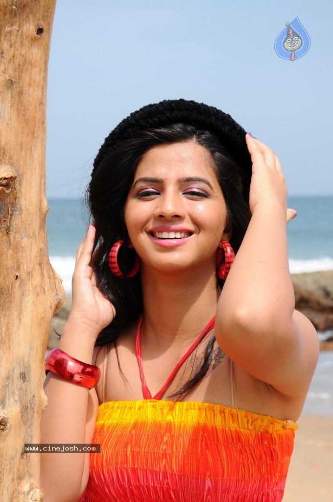 Nisha Shah Spicy Photos  - 55 / 83 photos