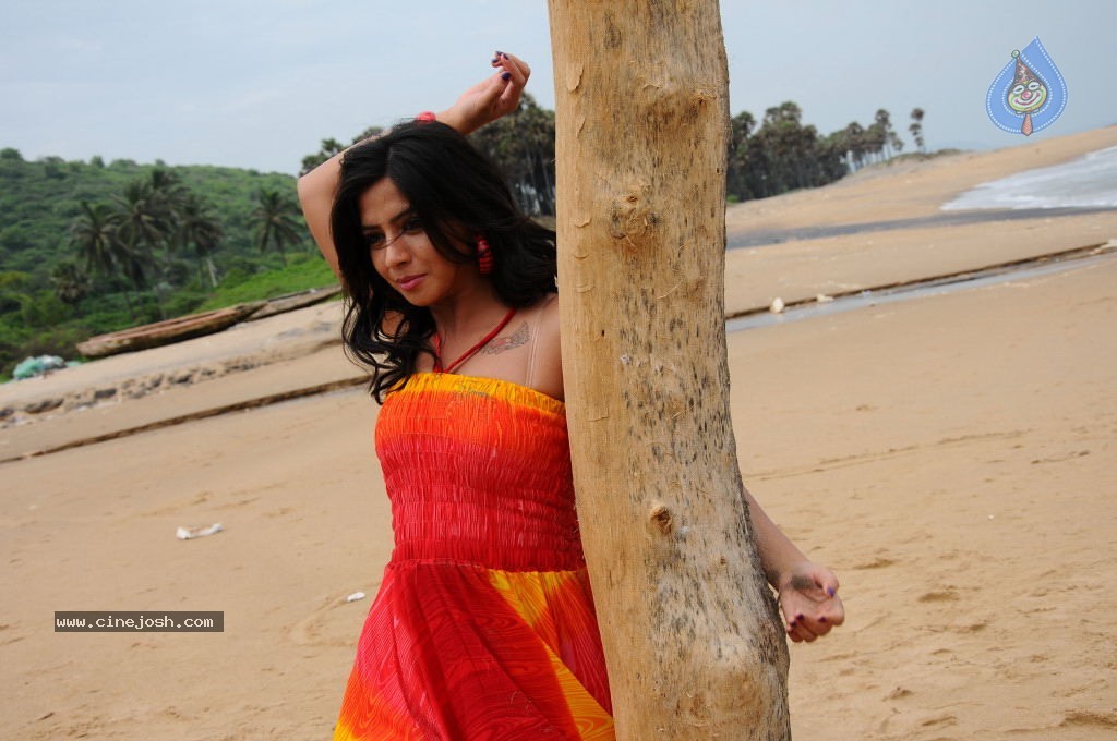 Nisha Shah Spicy Photos  - 58 / 83 photos