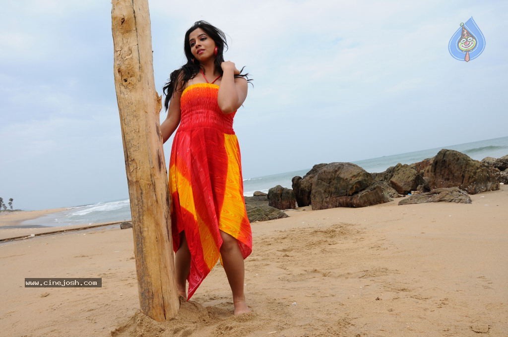 Nisha Shah Spicy Photos  - 62 / 83 photos