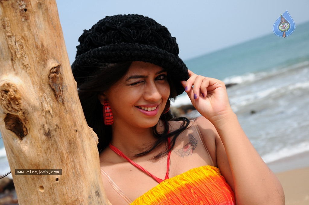 Nisha Shah Spicy Photos  - 65 / 83 photos