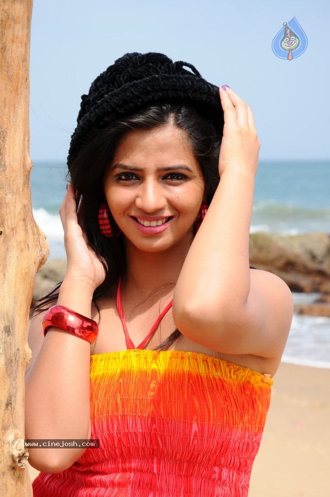 Nisha Shah Spicy Photos  - 74 / 83 photos