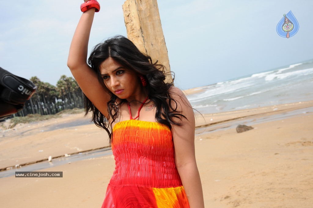 Nisha Shah Spicy Photos  - 78 / 83 photos