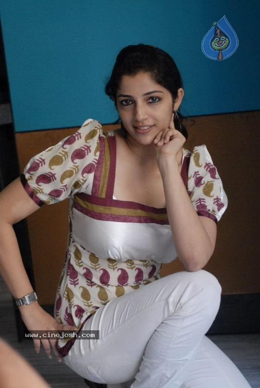Nishanti Evani New Stills - 47 / 84 photos