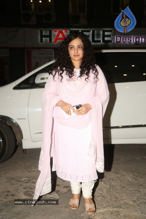 Nithya Menen at Gaze Art Show - 8 / 18 photos