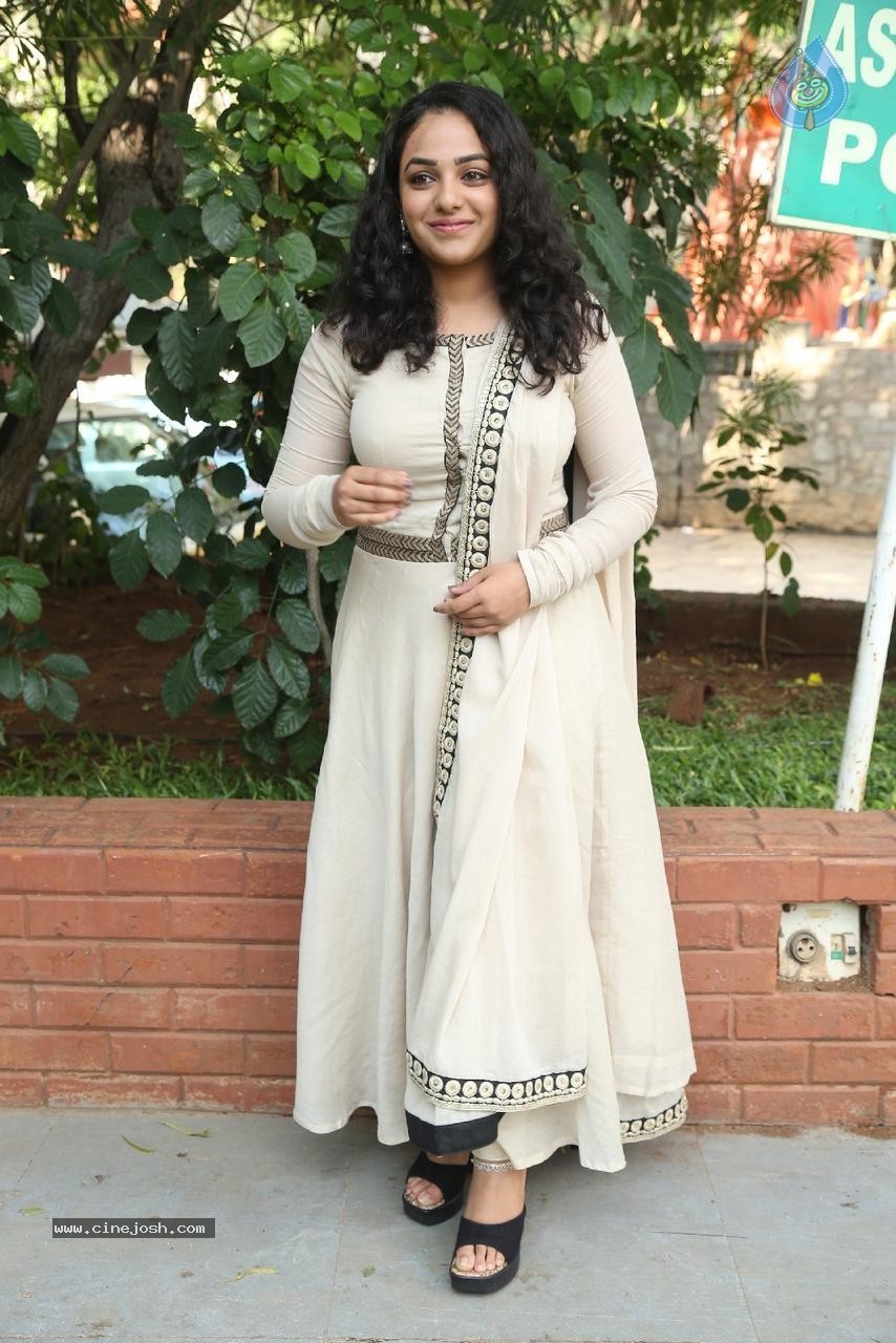 Nithya Menen Latest Gallery - 36 / 64 photos