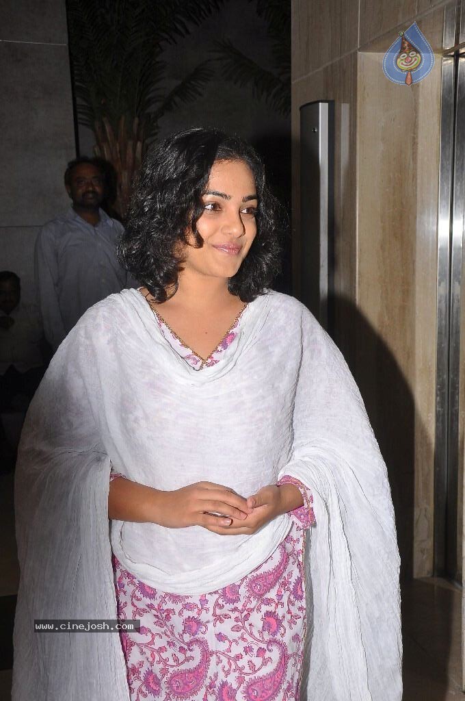 Nithya Menon - 31 / 100 photos