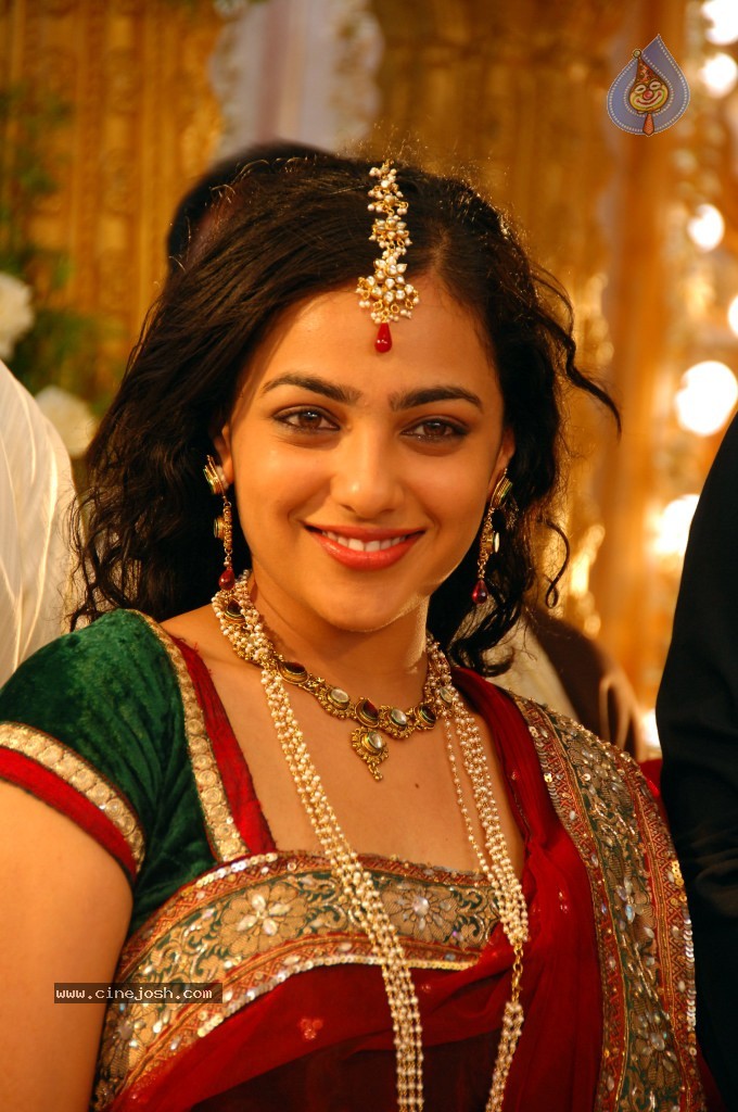 Nithya Menon Gallery - 49 / 87 photos