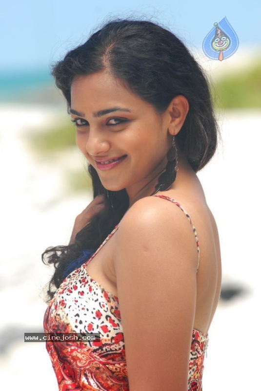 Nithya Menon New Stills - 23 / 178 photos