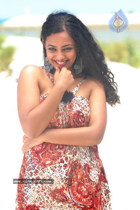 Nithya Menon New Stills - 40 / 178 photos