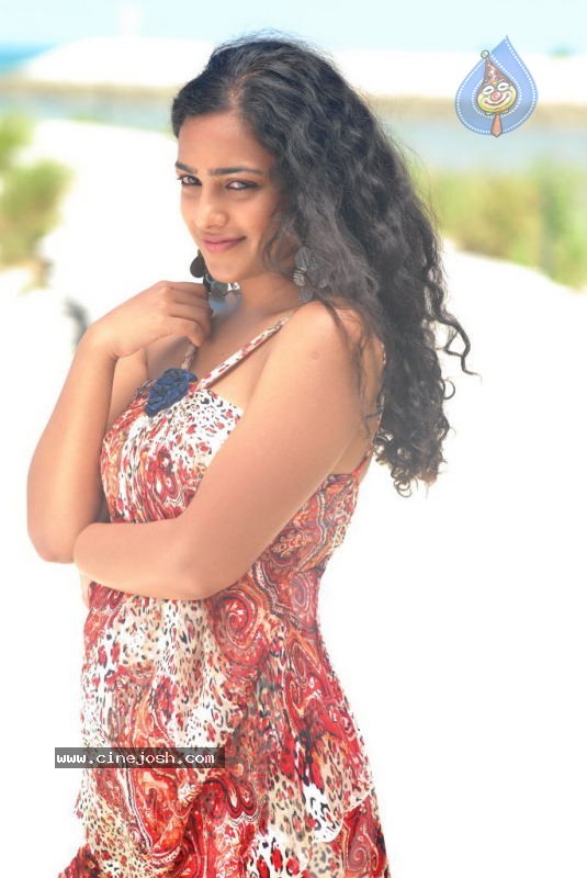 Nithya Menon New Stills - 43 / 178 photos