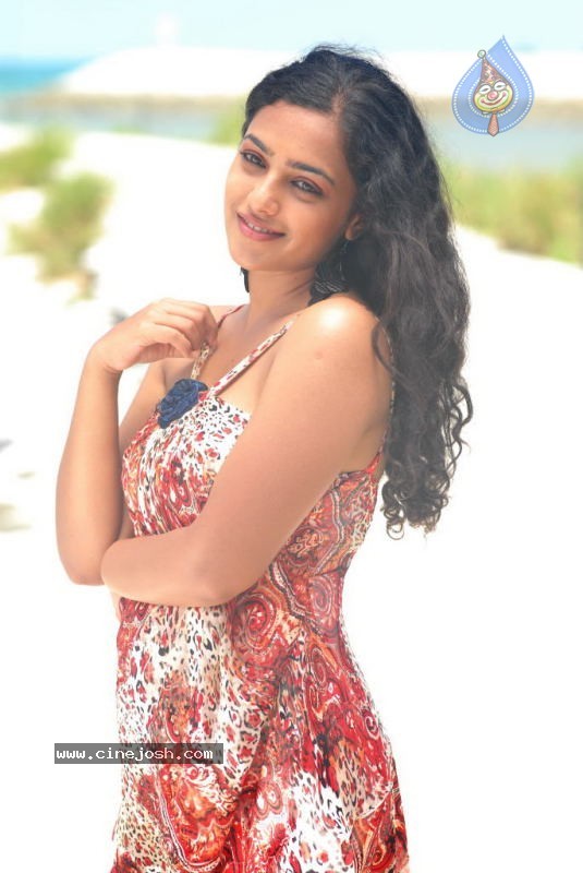 Nithya Menon New Stills - 105 / 178 photos