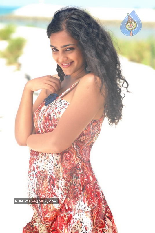 Nithya Menon New Stills - 117 / 178 photos