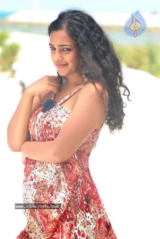 Nithya Menon New Stills - 137 / 178 photos