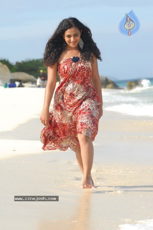 Nithya Menon New Stills - 154 / 178 photos