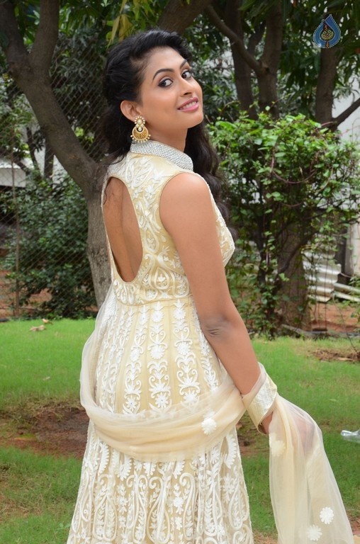 Nithya Photos - 6 / 36 photos