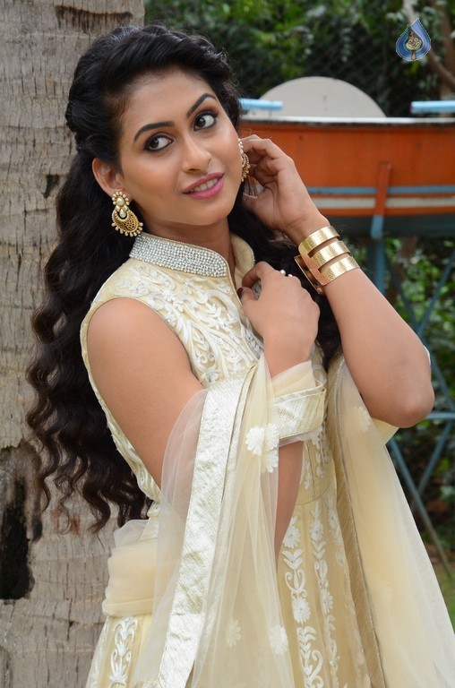 Nithya Photos - 8 / 36 photos