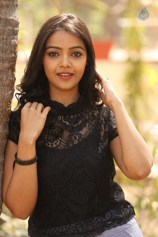 Nithya Shetty New Pics - 31 / 42 photos