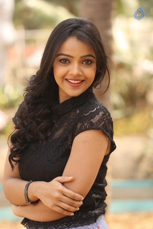 Nithya Shetty New Pics - 39 / 42 photos