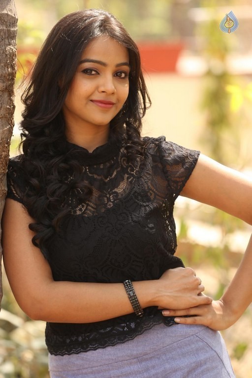 Nithya Shetty New Pics - 42 / 42 photos