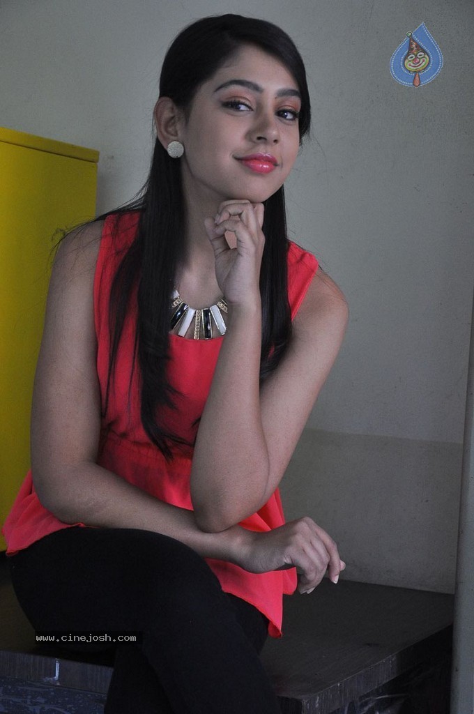 Niti Taylor Stills - 33 / 71 photos