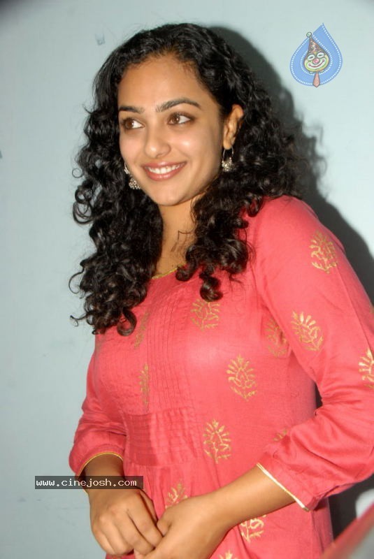 Nitya Menon Gallery - 21 / 37 photos