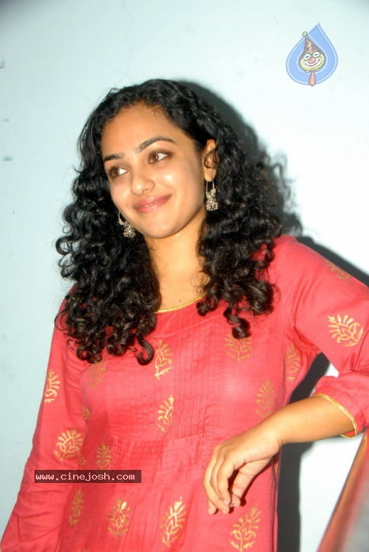 Nitya Menon Gallery - 26 / 37 photos