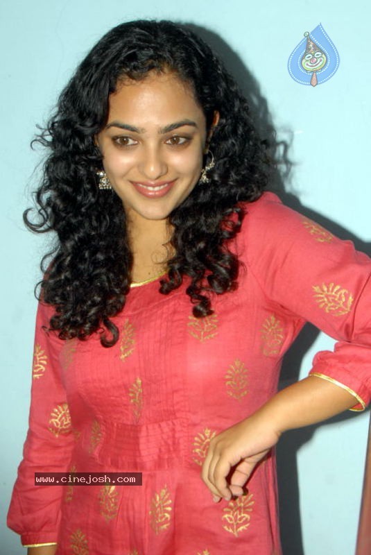 Nitya Menon Gallery - 27 / 37 photos