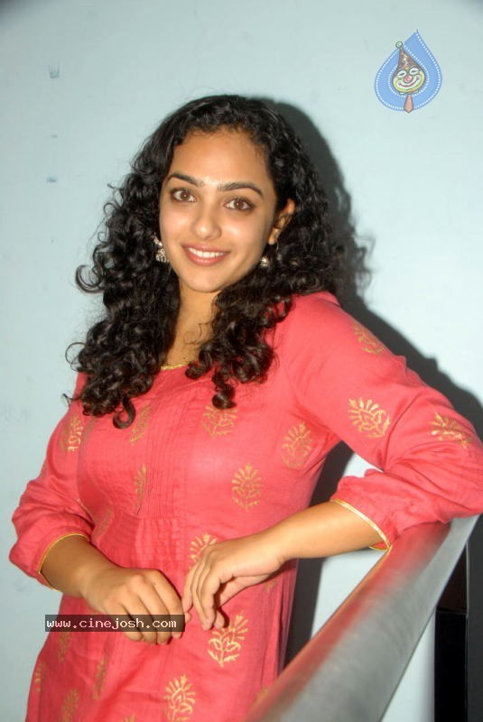 Nitya Menon Gallery - 28 / 37 photos