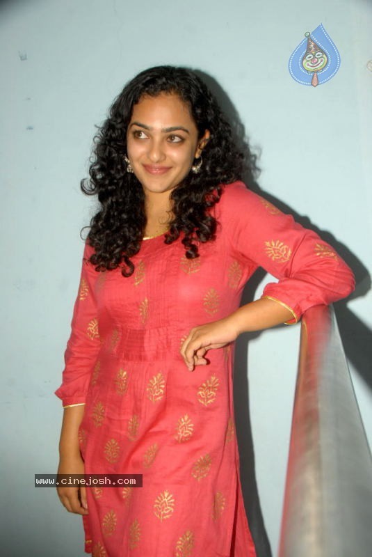 Nitya Menon Gallery - 29 / 37 photos