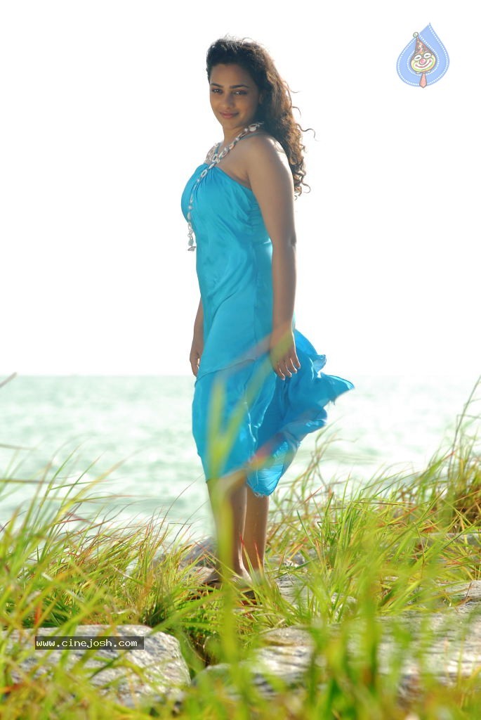 Nithya Menon New Gallery - 37 / 39 photos
