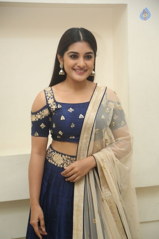 Niveda Thomas Gallery - 6 / 24 photos