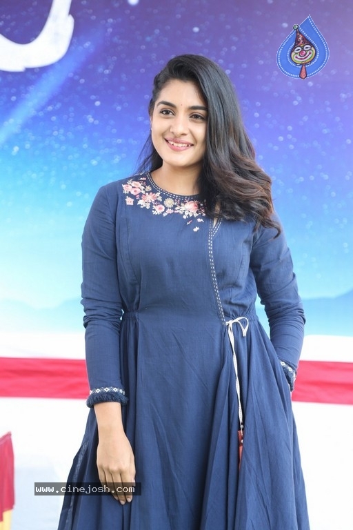 Niveda Thomas Photos - 19 / 27 photos