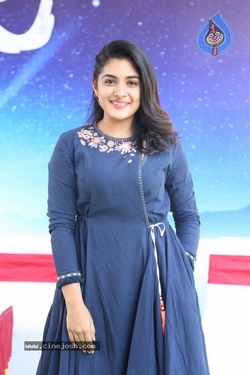 Niveda Thomas Photos - 26 / 27 photos