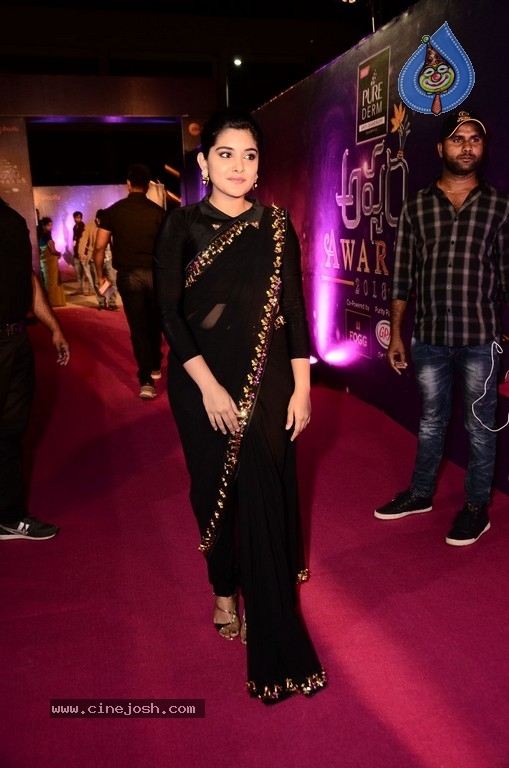 Nivetha Thamos at Zee Apsara Awards - 27 / 29 photos