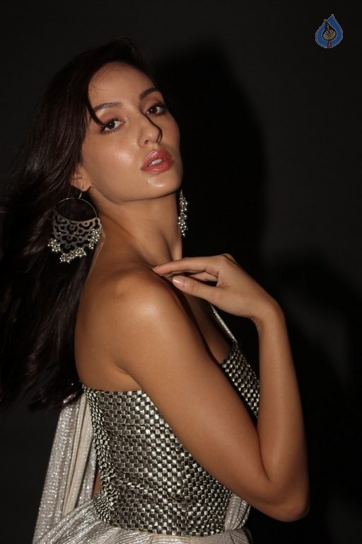 Nora Fatehi Photo Shoot - 15 / 52 photos