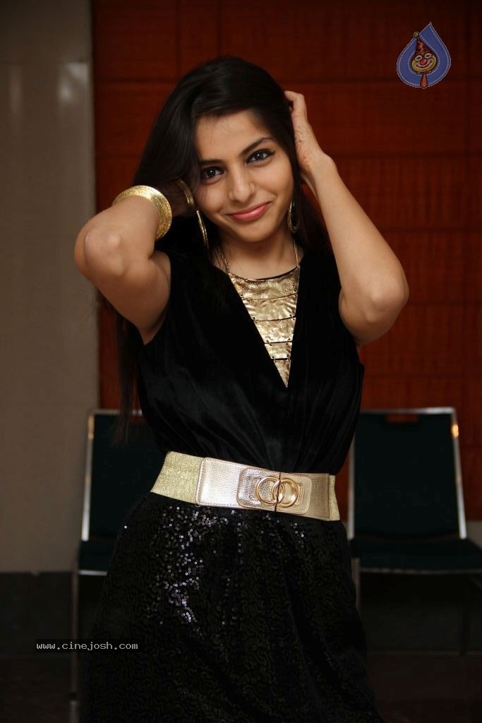 Nupur Stills - 9 / 50 photos