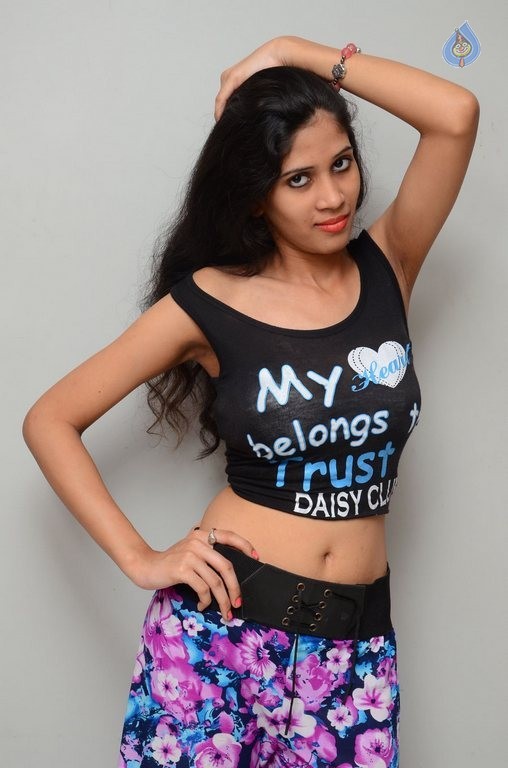 Ohm New Photos - 21 / 37 photos