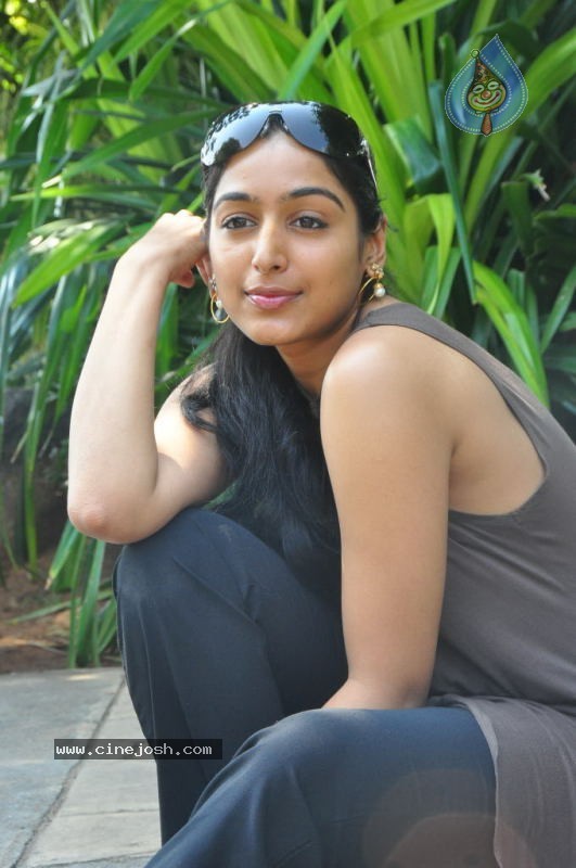 Padma Priya Photo Gallery - 24 / 90 photos