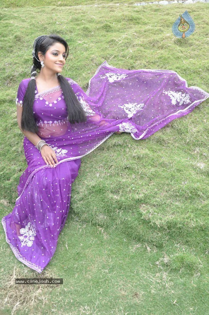 Padmini New Stills - 35 / 37 photos