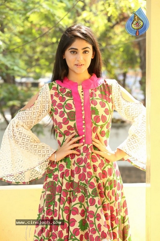 Palak Lalwani Images - 15 / 42 photos