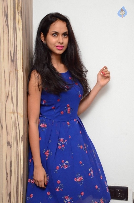 Pallavi Dora Gallery - 9 / 17 photos