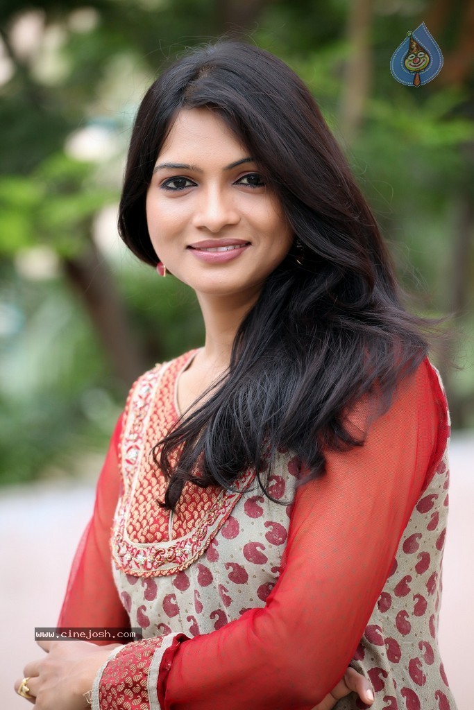 Pallavi Latest Stills - 39 / 66 photos