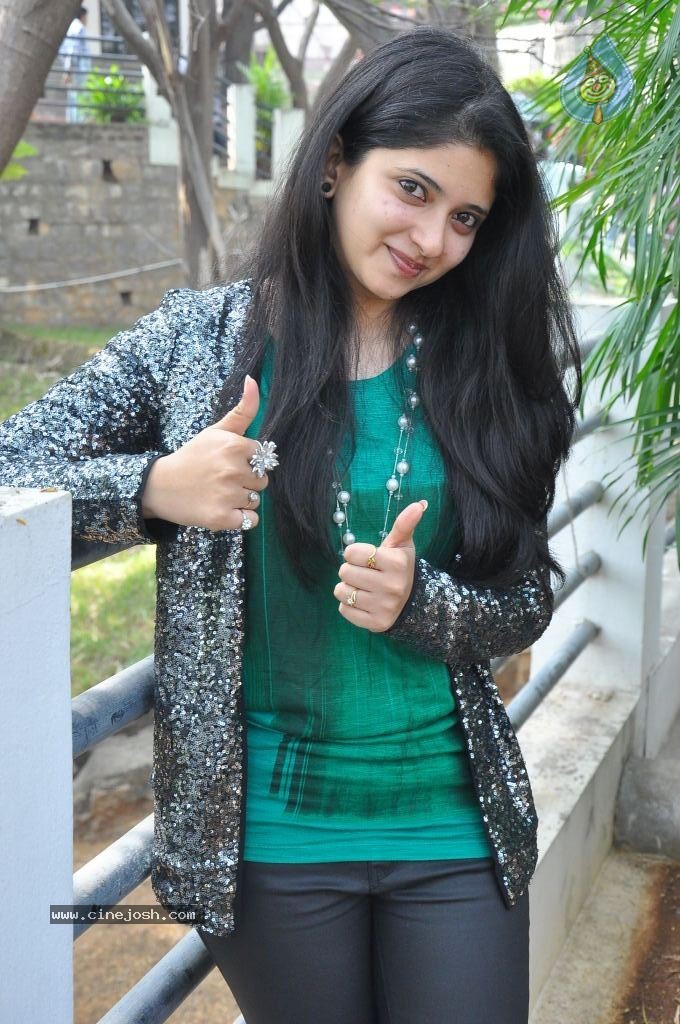 Pallavi Stills - 21 / 67 photos